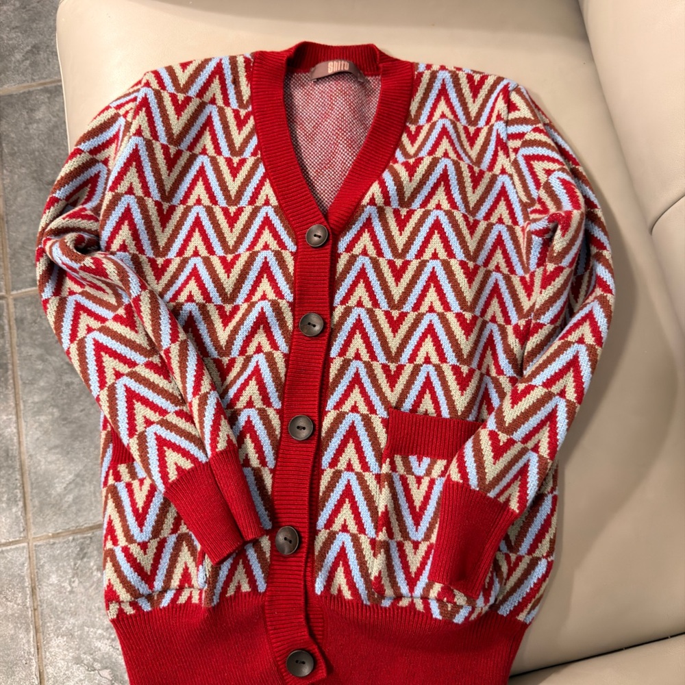 Shi by JOURNEYS Red and Cream Chevron Cardigan